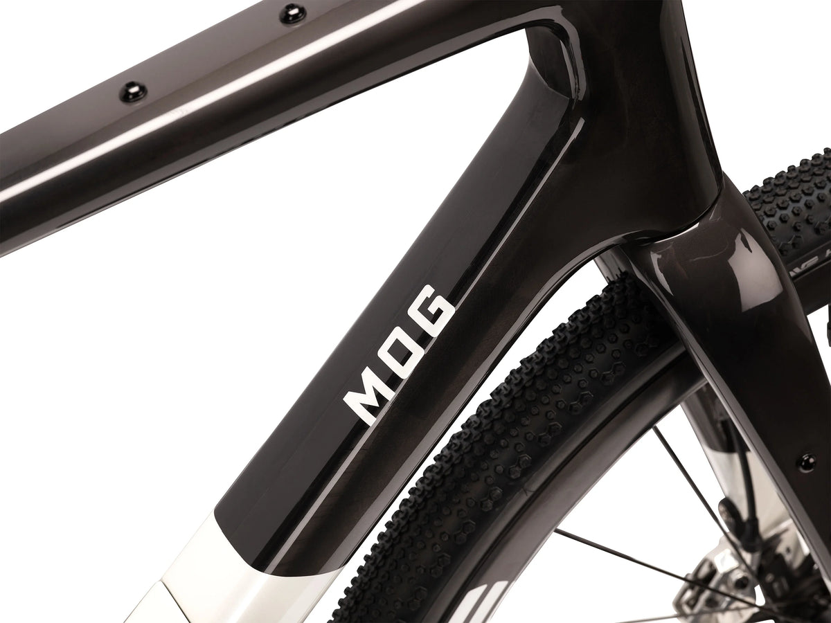 ENVE MOG, Aspen White, detail nápisu MOG #Barva_Aspen White