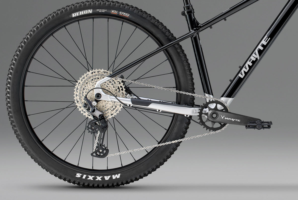 Whyte Secta RS, Stealth black and silver, detail pohonu