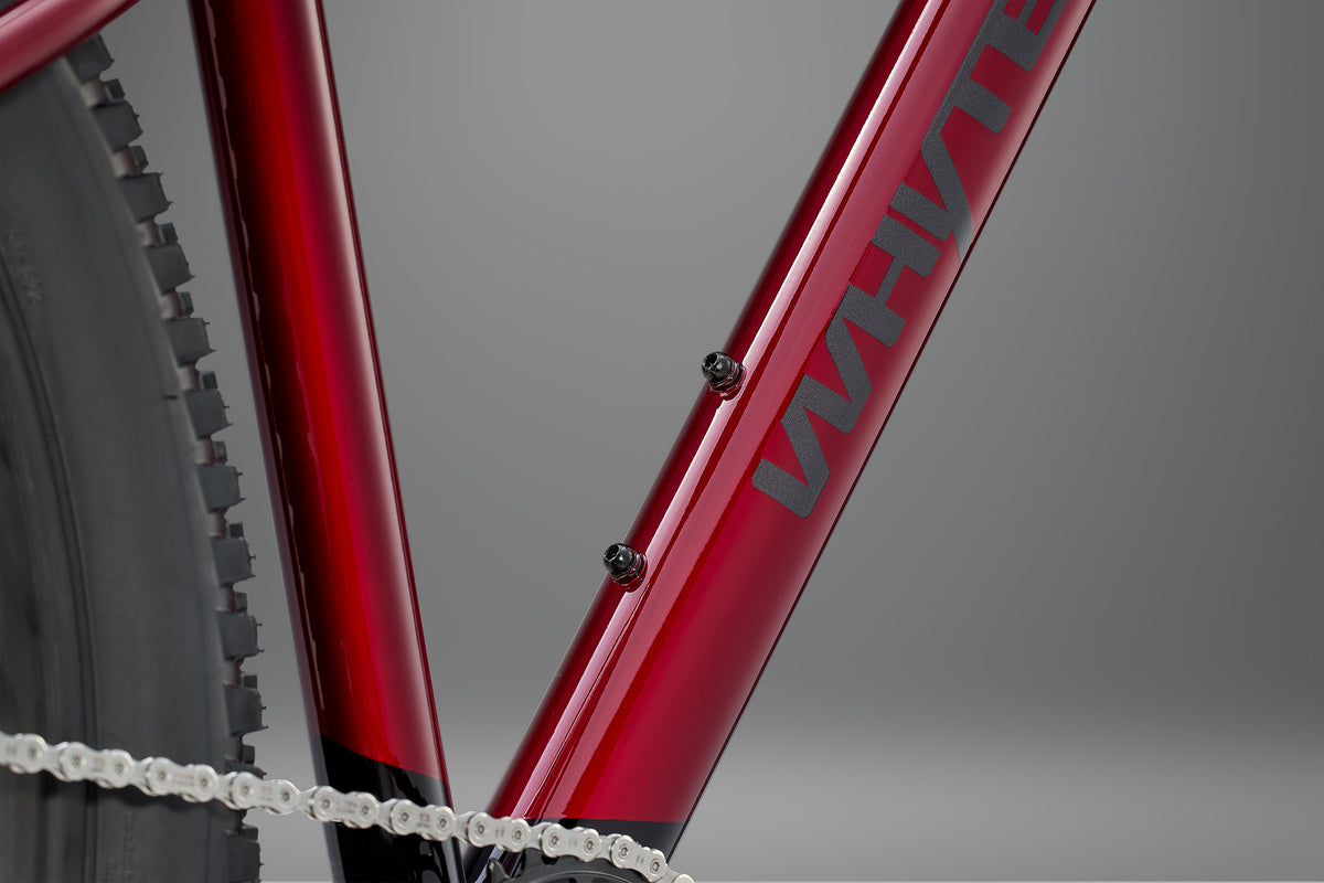Whyte Secta RS, Ruby red and black, úchyty na láhev