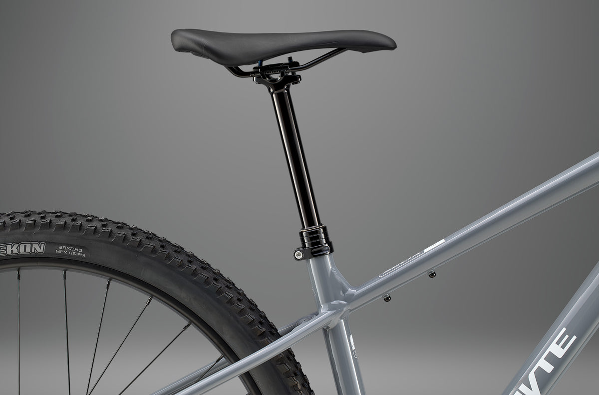 Whyte Secta S, Aqua storm, detail teleskopické sedlovky